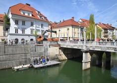 Čiščenje Ljubljanice: kaj vse so letos iz nje potegnili potapljači? (FOTO)