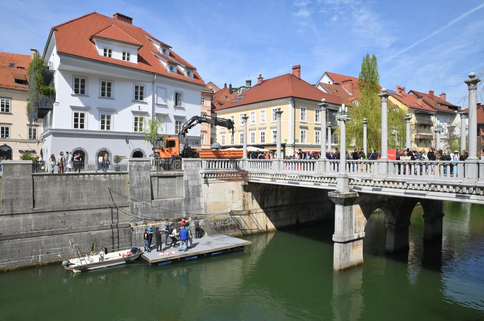Čiščenje Ljubljanice: kaj vse so letos iz nje potegnili potapljači? (FOTO) (foto: Žiga Živulovič jr./Bobo)