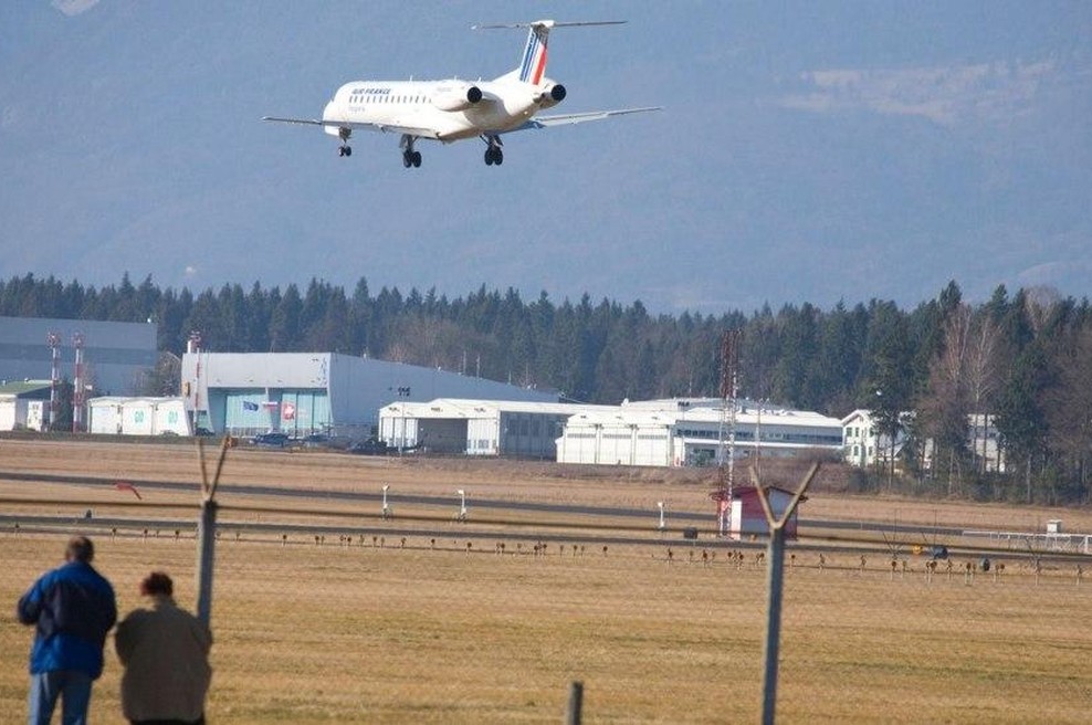 Okno v svet: k nam prihaja nova nizkocenovna povezava (foto: Profimedia)