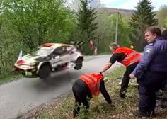 VIDEO: Na hrvaškem reliju so se mlatili kar sredi ceste, vpleteni tudi Slovenci ... (čez nekaj sekund je po zraku priletel avto)