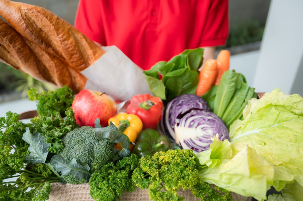 Pozabite na to sestavino v solati! Mnogi Slovenci jo obožujejo, a v resnici povsem pokvari okus (foto: Profimedia)