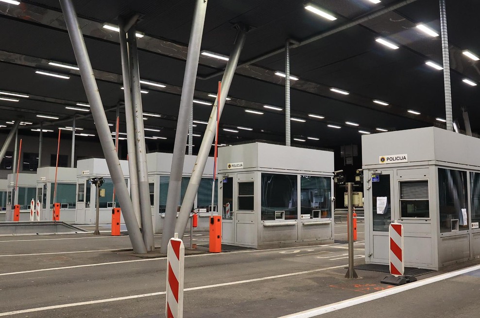 Bodo na hrvaški meji odstranili carinske kabine in zagotovili večjo pretočnost prometa? (foto: Goran Rovan/Bobo)