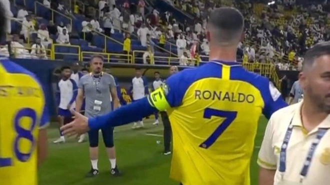 Cristiano Ronaldo zapravljal priložnosti, po sramotnem porazu pa gnev izlil na … Hrvata! (Poglejte, zakaj) (foto: Twitter/Sportyou/posnetek zaslona)