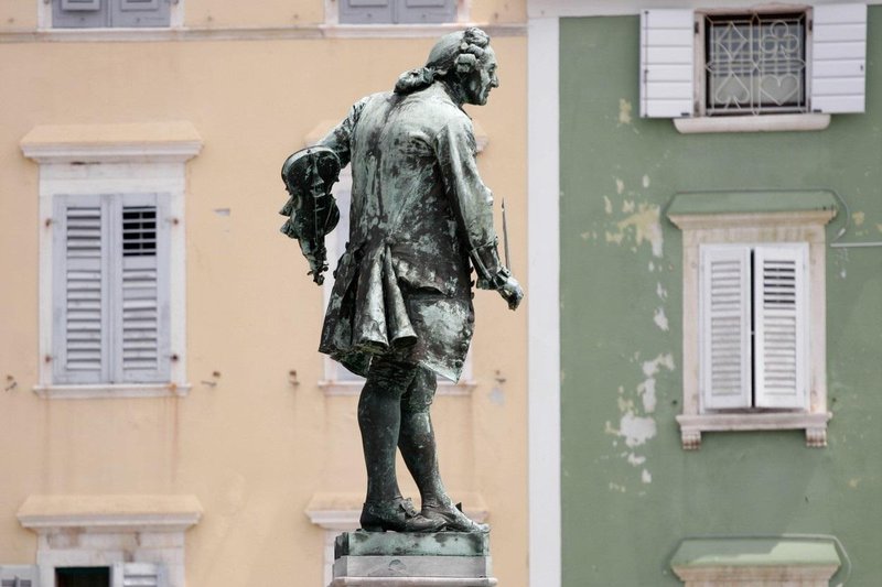 Turisti to poletje še bolj množično v naš obmorski biser, v njem se bo odvijalo veliko praznovanje