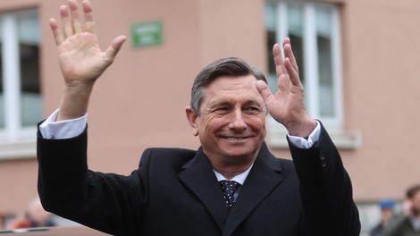 Še Američani se čudijo Borutu Pahorju: nekdanji predsednik in po svetu potuje s takšnim prevozom (FOTO)