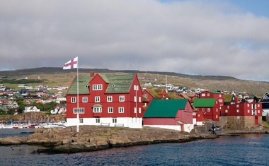 Ferski otoki: najbolj eksotična evropska destinacija, kamor vozi le en trajekt na dan