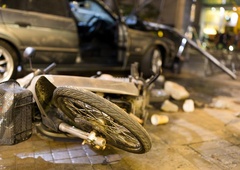 Huda prometna nesreča v Pomurju, motorist je bil na mestu mrtev