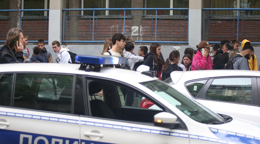 Srbija v šoku, 13-letni morilec pojasnil, zakaj je sejal smrt: "Streljal sem zato, ker sem ..." (foto: A.M./ATA Images /PIXSELL)