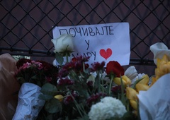 FOTO: Tako so se poklonili žrtvam strelskega pohoda v Srbiji