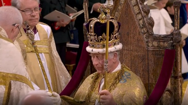 Večni prestolonaslednik je končno postal kralj: imamo fotografije s kronanja (foto: BBC/posnetek zaslona)