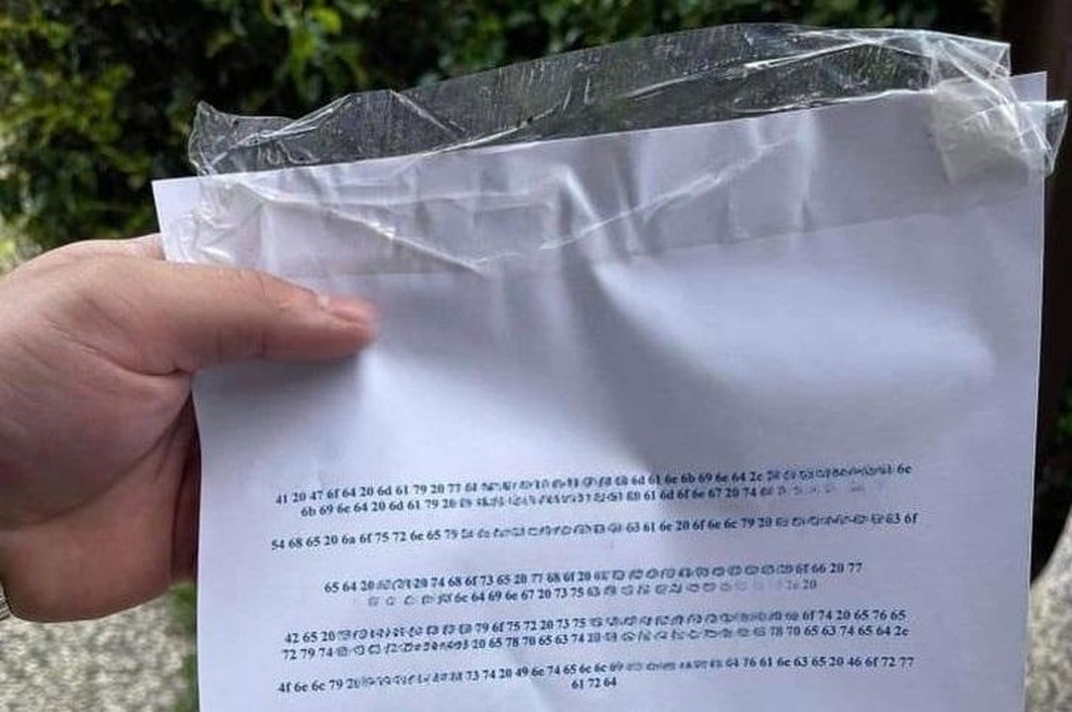 Če vidite tak letak, takoj pokličite policijo: njegova vsebina je zelo nevarna (foto: Facebook/Občina Zreče)