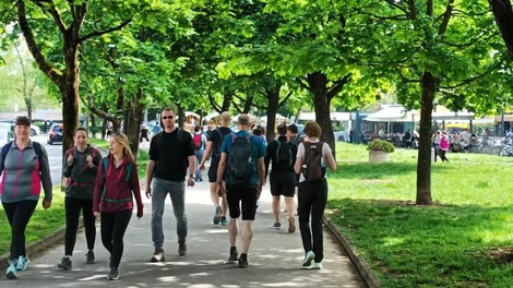 FOTO: Ljubljano preplavili pohodniki in tekači
