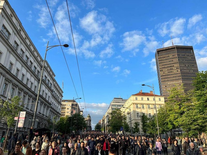 Na tisoče državljanov se je zbralo, da bi protestirali proti dvema velikima tragedijama, ki sta se zgodili prejšnji teden.