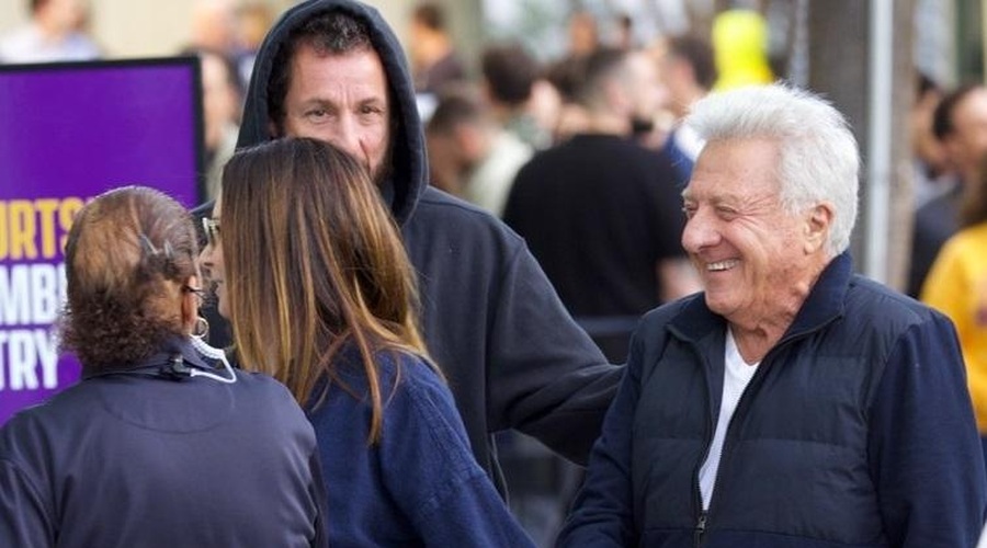 Ste že videli, kako lepo ženo ima legendarni igralec Dustin Hoffman? (foto: Profimedia)
