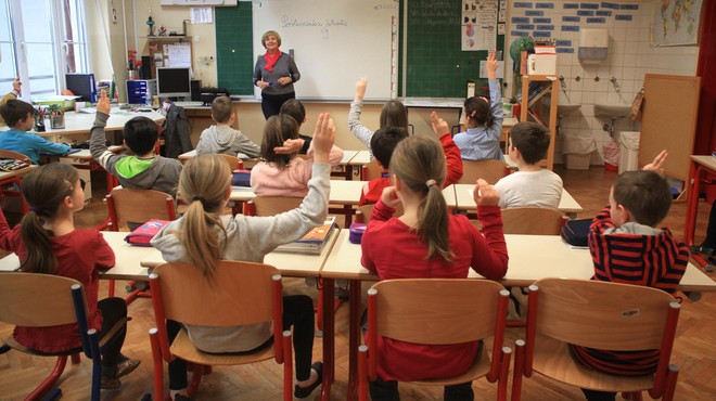 Incidenti so sodu izbili dno: poglejte, kaj bodo otroci v petek počeli v slovenskih šolah (foto: Bobo)