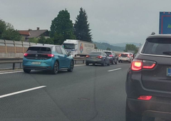 Tudi začetek novega tedna prinesel zastoje: težave predvsem na ljubljanski obvoznici in v smeri Avstrije