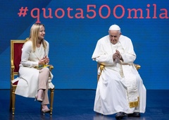 Papež zelo zaskrbljen: to vprašanje je tako pereče, da presega politiko ali vero