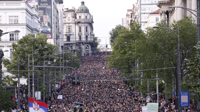 Posnetki, ki razkrivajo osupljive prizore s protesta v Beogradu (VIDEO) (foto: Amir Hamzagic/ATAImages/BOBO)