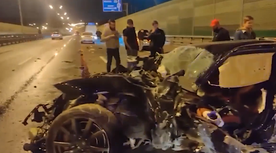 VIDEO: V hudi prometni nesreči tragično umrl nekdanji nogometaš (dirjal naj bi kar 220 kilometrov na uro) (foto: Twitter/Дикая Москва)