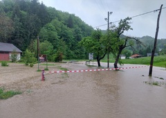 Skrb vzbujajoče: v enem dnevu je ponekod zapadlo polovico običajnih majskih padavin (FOTO in VIDEO)