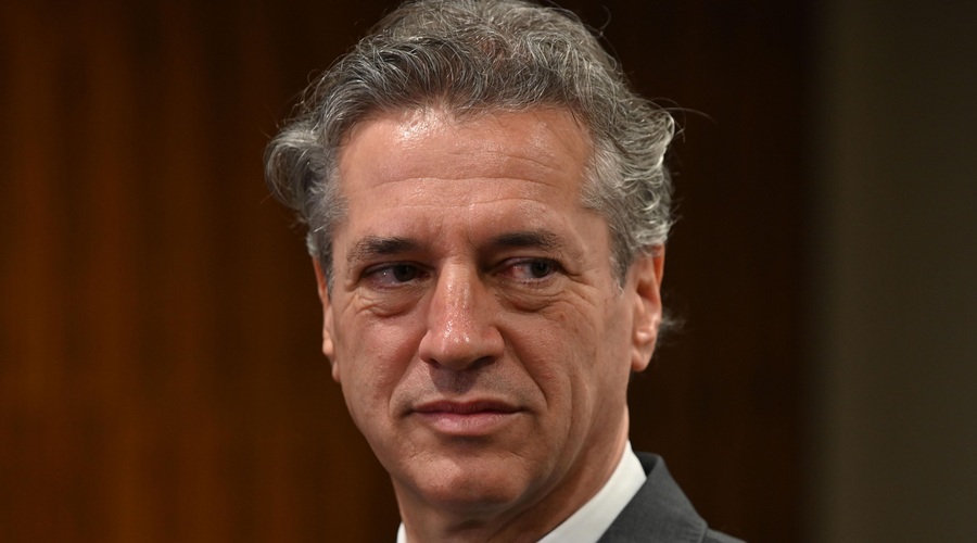 Robert Golob zaradi izrednih razmer predčasno končal dopust (sledi pomemben sestanek) (foto: Žiga Živulovič jr./Bobo)