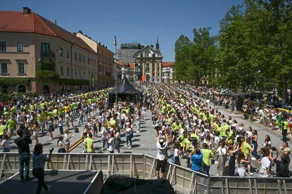 Gneča v prestolnici: kmalu jo bodo zavzeli maturantje (foto: STA)