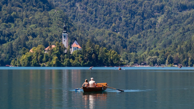 Če se boste naslednji teden odpravili na Bled, lahko naletite na večjo gnečo (preverite, kaj se dogaja) (foto: Profimedia)
