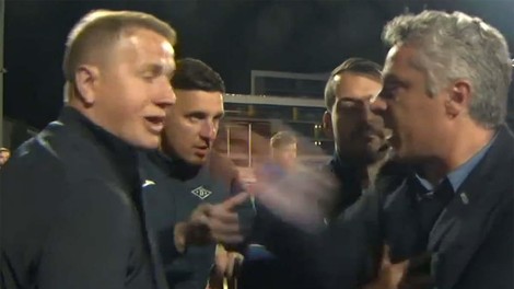 Incident na tekmi nogometnega prvenstva: V Domžalah trener udaril športnega direktorja (VIDEO)