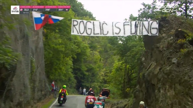Transparent, ki je razdvojil kolesarski svet: neverjetno, kaj so Rogliču naredili na Giru (FOTO) (foto: Facebook/Cycling360)