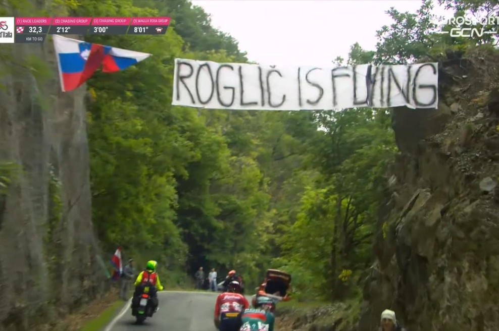 Transparent, ki je razdvojil kolesarski svet: neverjetno, kaj so Rogliču naredili na Giru (FOTO) (foto: Facebook/Cycling360)