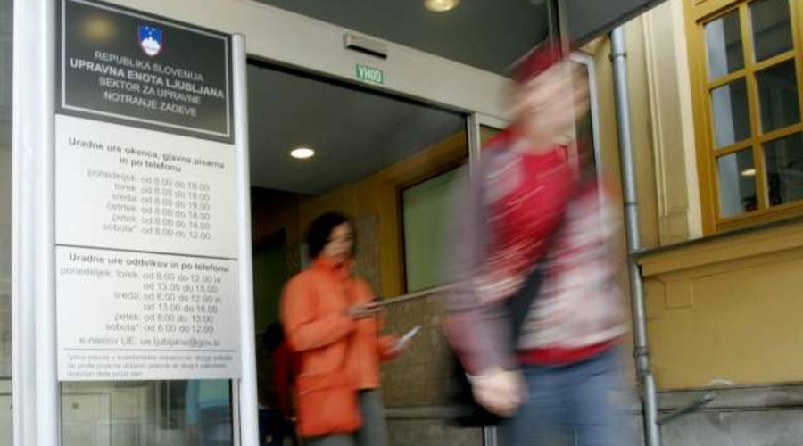 Stavka: zaposleni na Upravni enoti Ljubljana napovedali prekinitev dela (preverite, kdaj) (foto: Daniel Novakovič/STA)