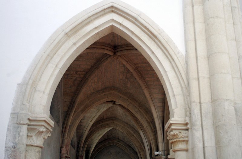 Lep primer gotske arhitekture pri nas je Žička kartuzija.