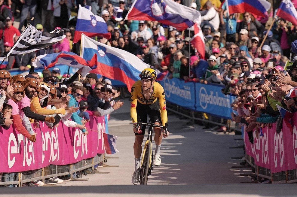 SLOVENIJA V DELIRIJU! 'Vesoljska' predstava Slovenca, Primož Roglič dobil Giro! (foto: Profimedia)