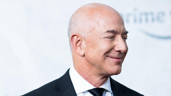 Jeff Bezos si mane roke: Amazon v prazničnem času z rekordnim dobičkom (foto: Profimedia)