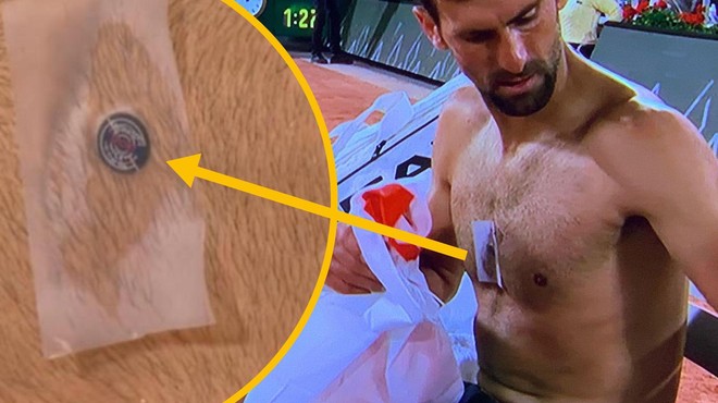 Vsi se sprašujejo, kaj Novak Đoković nosi na prsih (foto: Twitter/alvarobenitolb/fotomontaža)