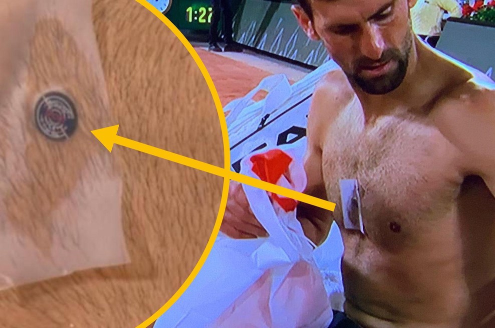 Vsi se sprašujejo, kaj Novak Đoković nosi na prsih (foto: Twitter/alvarobenitolb/fotomontaža)