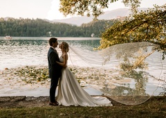 Sezona porok v polnem zamahu: vse, kar morate vedeti o poročnih trendih in cenah