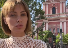 Ena največjih pornozvezdnic sveta na obisku pri nas: ali raziskuje svoje slovenske korenine?