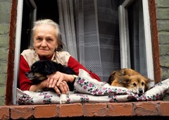 108 let stara Britanka delila skrivnost dolgoživosti in ta je povezana s psi!