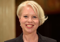 Urška Klakočar Zupančič si je omislila novo tetovažo, tokrat celo v rdeči barvi!