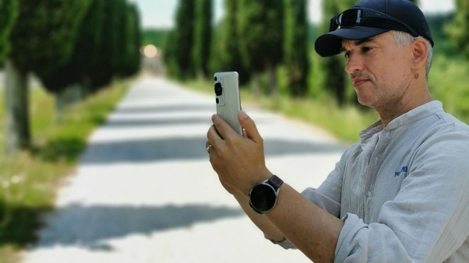 Gregor Pavlin nas s Huawei P60 Pro uči mobilne fotografije (foto: Gregor Pavlin s Huawei P60 Pro)