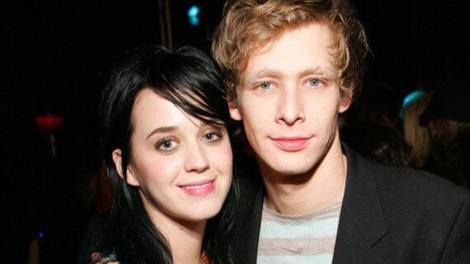 Katy Perry je ljubila morilca (njegova življenjska zgodba je grozljiva)