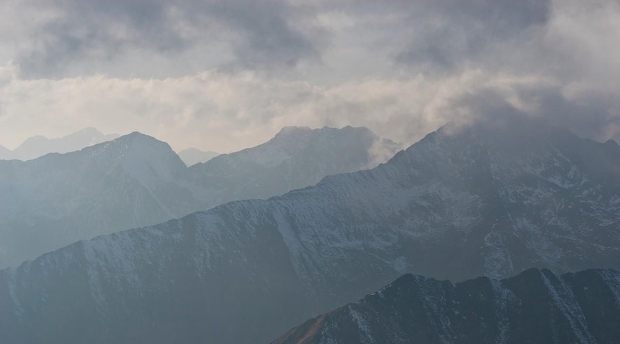 Previdno v gorah, razmere so še vedno zimske (to so nasveti za varno pot) (foto: Profimedia)