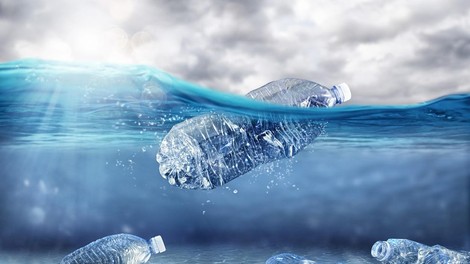 Kaj smo storili? Oceani se utapljajo v plastiki!