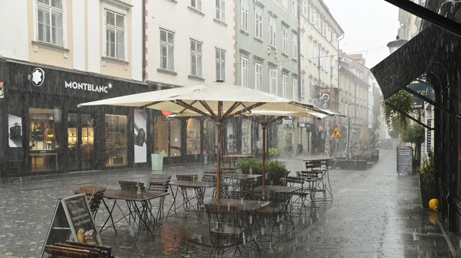 Nad Ljubljano se je razbesnela nevihta s točo, izdano oranžno opozorilo (foto: Bobo)