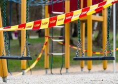 Grozljivka v parku: moški z nožem napadel skupino otrok (šest je ranjenih)