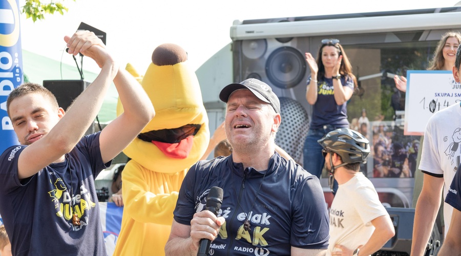 Deželak Junak na cilju, toliko denarja je za počitnice otrok zbral letos! (VIDEO) (foto: Otton Zajec)