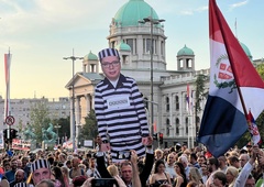 Protesti v Beogradu: "Če ne bodo izpolnili naših zahtev, bomo začeli z novimi akcijami. Poti nazaj ni!" (FOTO in VIDEO)