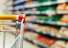 Nov odpoklic izdelka: živilo umaknili iz prodaje, ker je kupec v njem našel žebelj