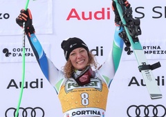 Ilka, si to res ti? Našo vrhunsko športnico bi v policijski uniformi težko prepoznali! (FOTO)